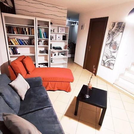 Large House 3 Floors City 'N Sea Vitinia 외부 사진