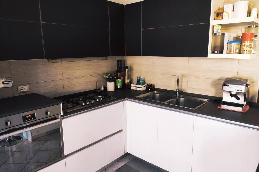 Large House 3 Floors City 'N Sea Vitinia 외부 사진