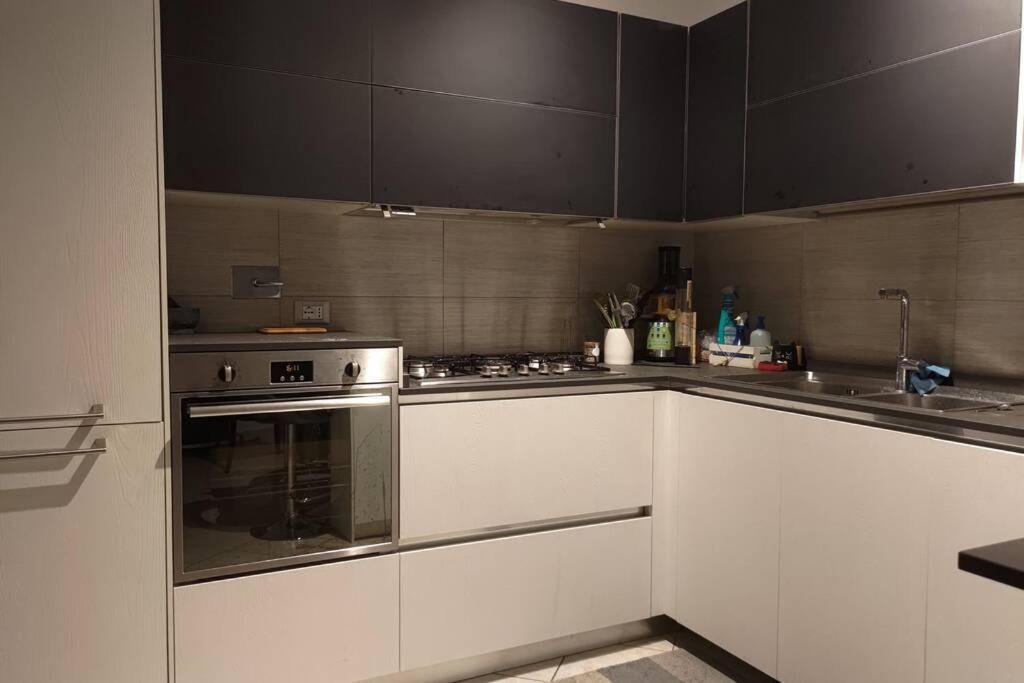 Large House 3 Floors City 'N Sea Vitinia 외부 사진