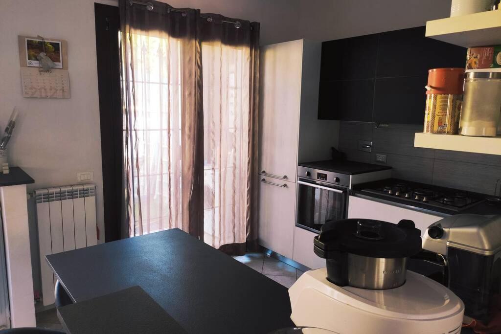 Large House 3 Floors City 'N Sea Vitinia 외부 사진